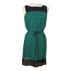 Enfocus Studio Women's Size 8 Dress Green Black Chevron Print Chiffon Li…